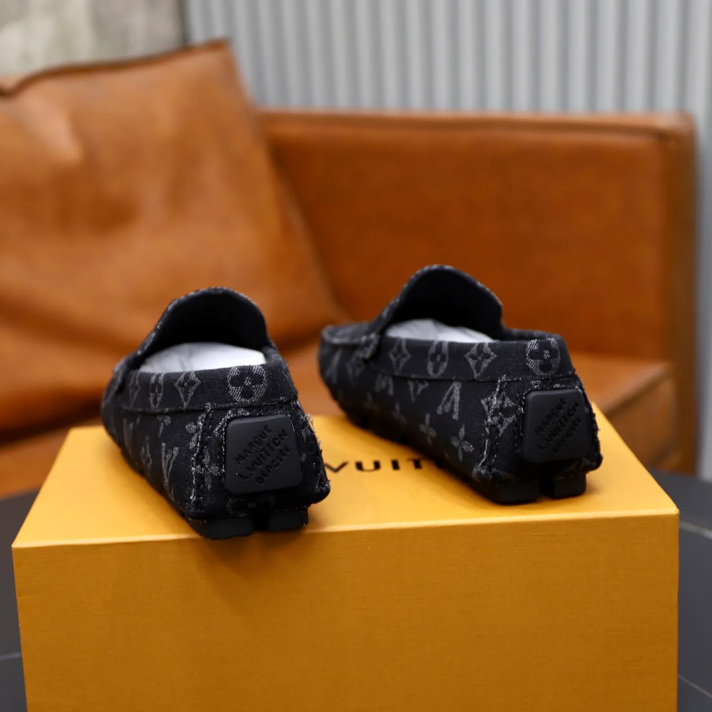 Ex-factory price: 480💰【LV】Louis Vuitton ⚠️High-end men’s driving and pedal series ⚠️38-44 (customized for 45) ⚠️All original cowhide leather! Thick and soft! Made entirely of calfskin lining! Rubber sheet anti-slip beanie sole! Three-dimensional package technology! Fashionable and classic! Handicrafts! Original high quality! Feel free to compare!